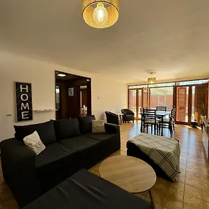 Encanto Mendocino: Espaciosa Casa En Juan B Justo Apartamento